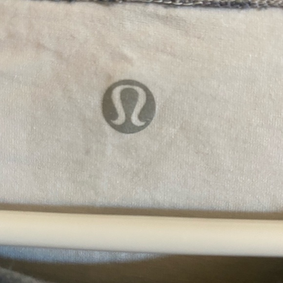 Lululemon double lined, reversible long sleeve - Picture 3 of 8
